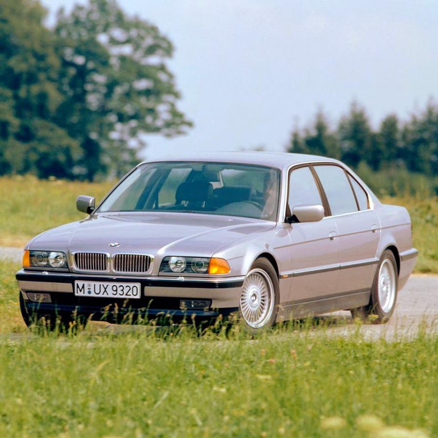  BMW 750iL 1994 года  (WW) (фото 2 из 6)